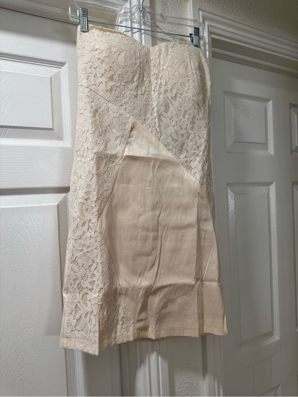 Daisy Strapless Lace Cocktail Dress in Cream
